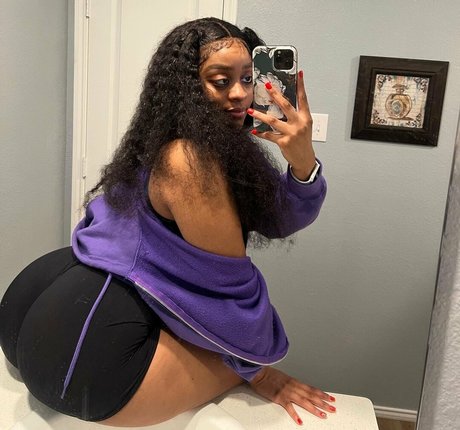 公開オンリーファンズ 美しい裸 画像