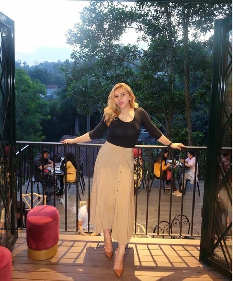 最もホットなティーンオンリーファン ポルノ 写真