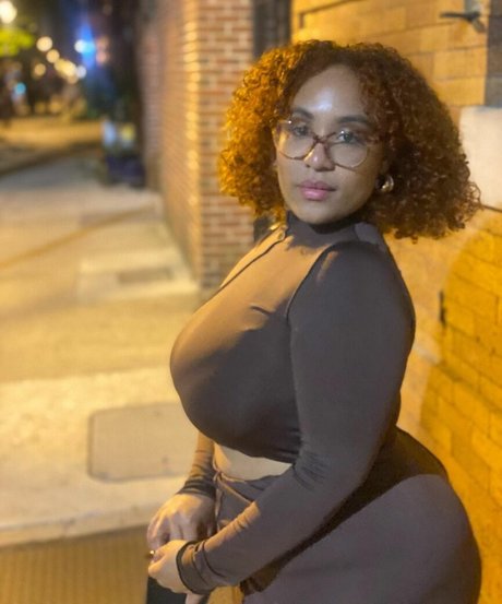 モデルファックオンリーファンズ ヌード 写真