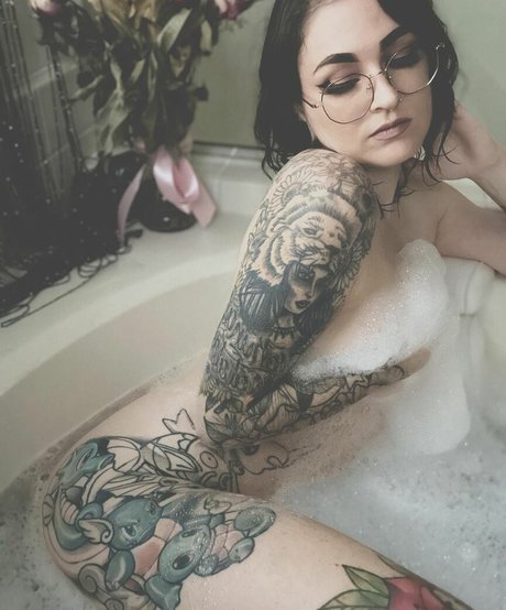 アナル乱交オンリーファンズ 美しいxxx 写真