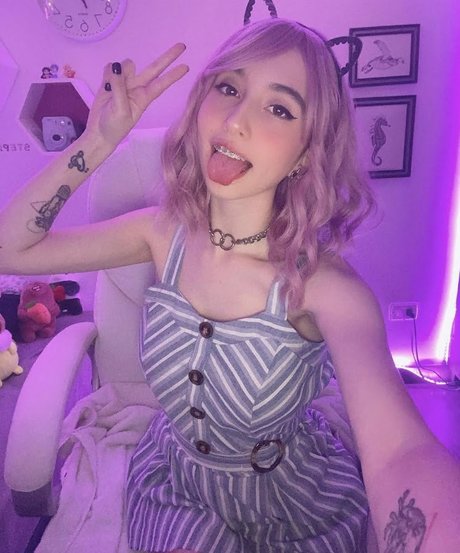 コスプレ フェムボーイ オンリーファンズ 無料ヌード 写真