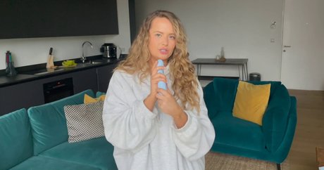 The Girl In Lingerie エロティックなスター アーカイブ