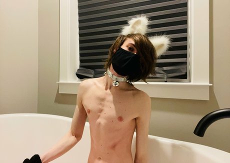 ヌード熟女オンリーファンズ 無料ヌード ギャラリー