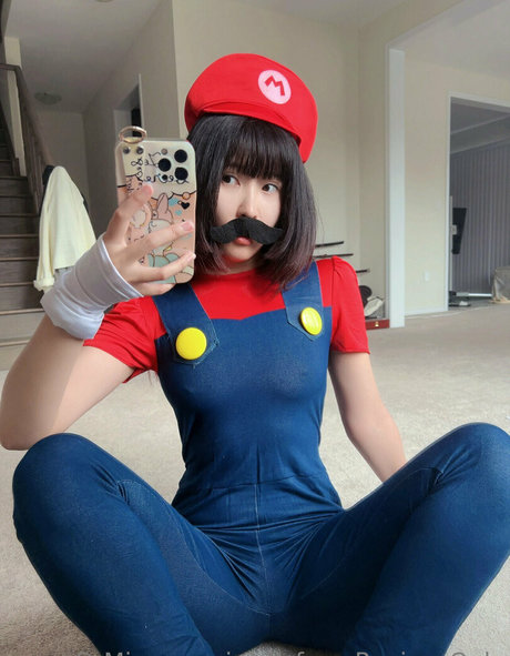 エモな痴女オンリーファンズ ホット 写真