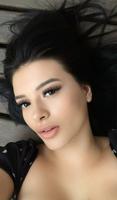 Anastasia lux ヌードスター 画像