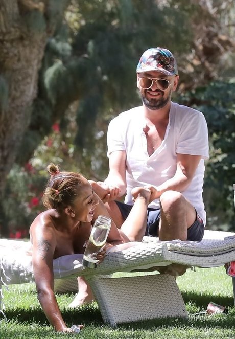 Melanie Brown ポルノスター アダルト 写真