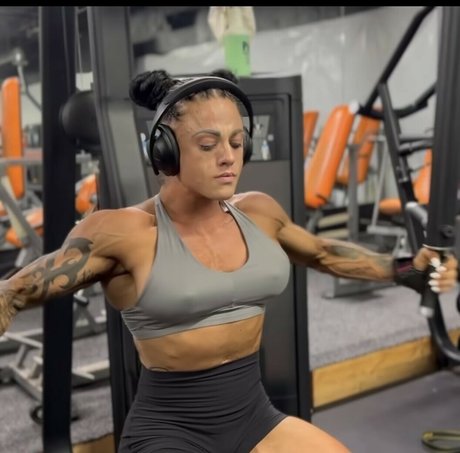 bree physique ifbbpro ヌードスター 写真