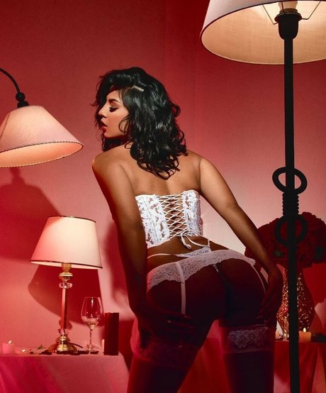 violettcameron ヌードスター 画像