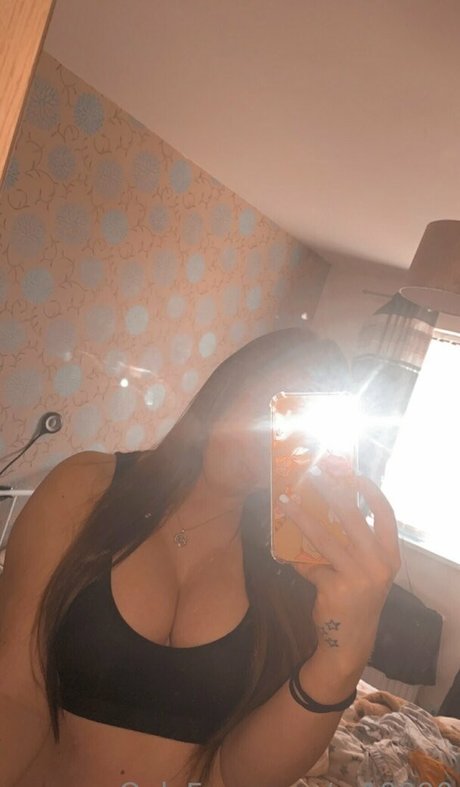 ランジェリーヌードオンリーファンズ ホット アーカイブ