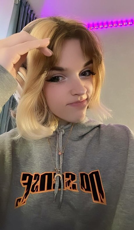 いちごミルクオンリーファンズ ホットポルノ 画像