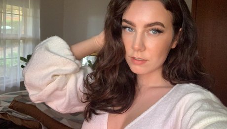 黒檀の熟女オンリーファンズ アートポルノ 写真