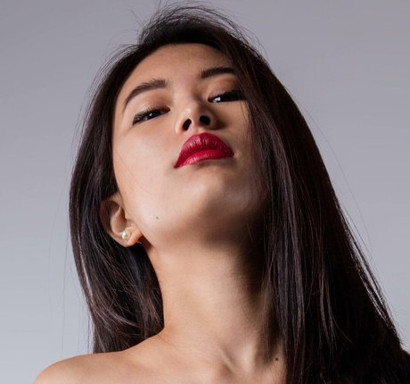 巨尻オンリーファン 無料ヌード ギャラリー