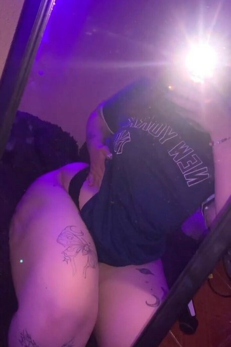 ティーンフィンガリングオンリーファンズ 無料 写真