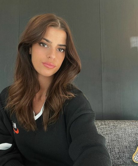 Develique エロティック女優 アーカイブ