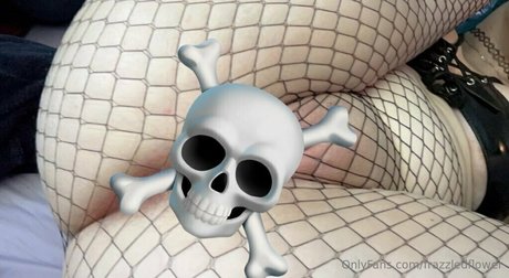 レズビアンマッサージオンリーファンズ セクシー裸 画像