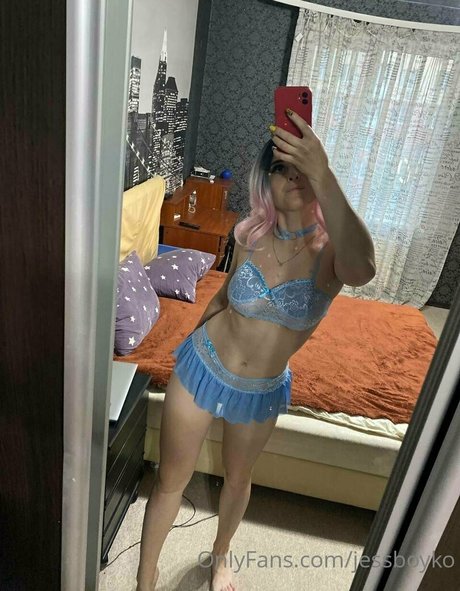 レイヴン・オンリーファンズ セクシーヌード 写真