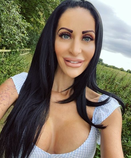 Tamsin Louise Hall アダルトモデル 写真