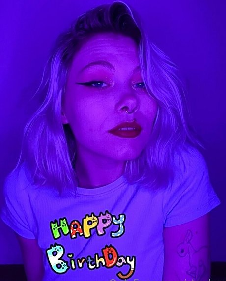 strwbrr ポルノスター HD 写真