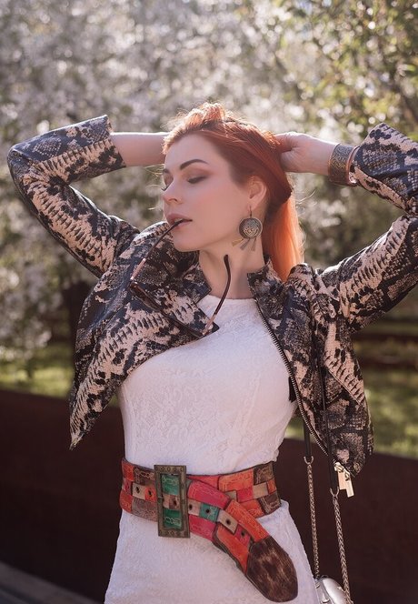 Anya Ichios アートモデル ギャラリー