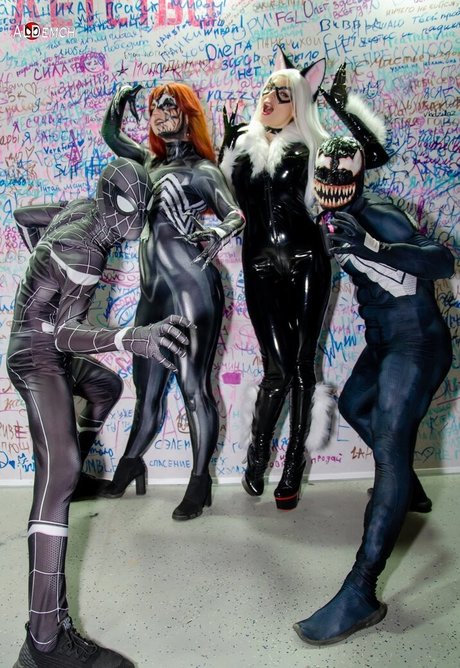 キティ・ウェット・オンリーファンズ ポルノ 写真