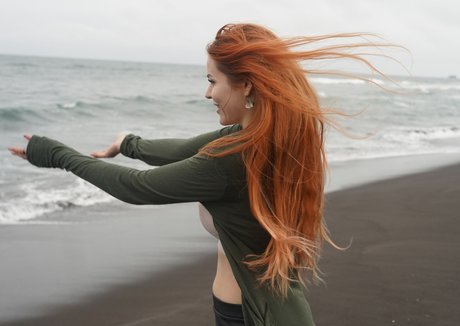 Anya Ichios プロフィール写真