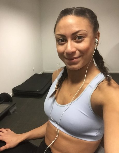 Cassie Del Isla 無料スター ギャラリー