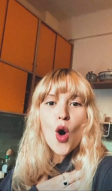 Angele Van Laeken xxx女優 写真