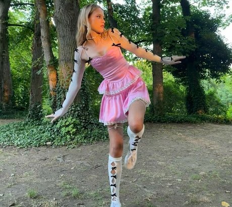 Angele Van Laeken 女優 画像