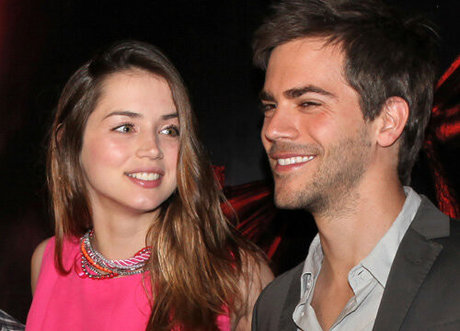 指マン 潮吹き オンリーファンズ ポルノ 写真