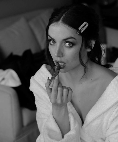 異人種間XXX オンリーファンズ 無料裸 写真