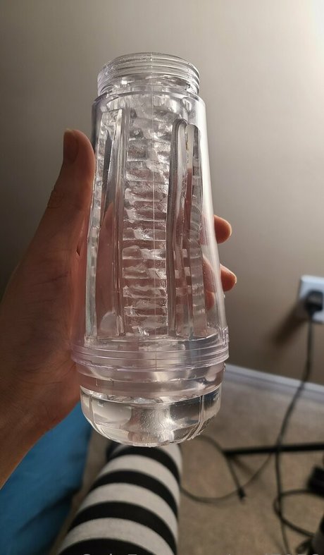 グローリーホールプリンセスオンリーファンズ セクシー 写真