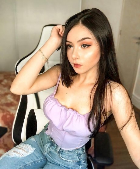 Eduarda Yuni スター 裸 画像