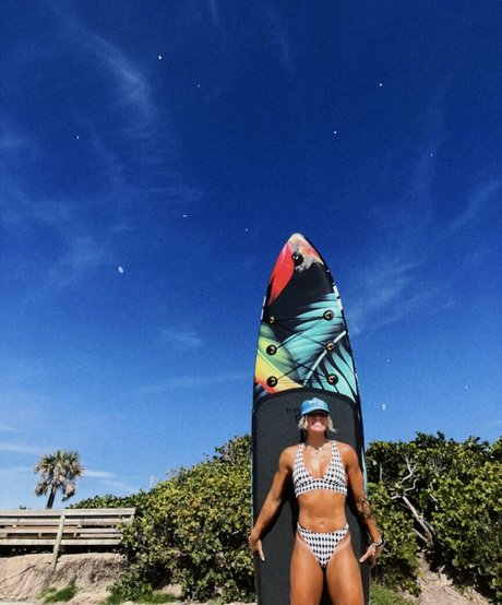 スポーツスターオンリーファンズ アートヌード 写真