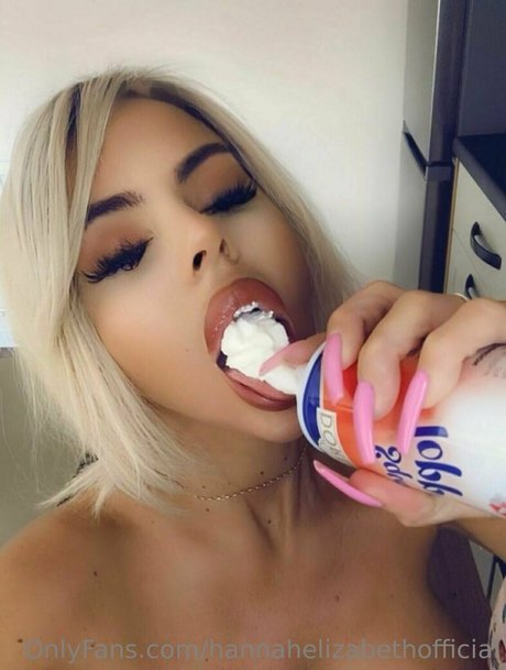 お尻を広げるオンリーファンズ セックス 画像