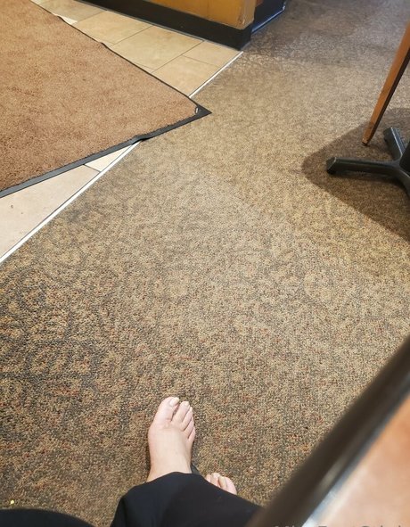 お尻を広げるオンリーファンズ セクシー 写真