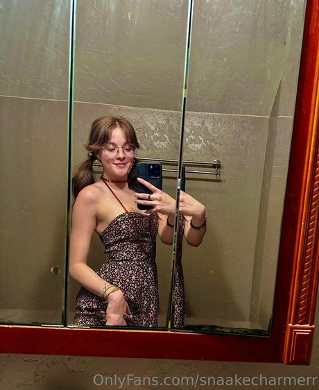 金髪の筋肉オンリーファンズ ホット 写真