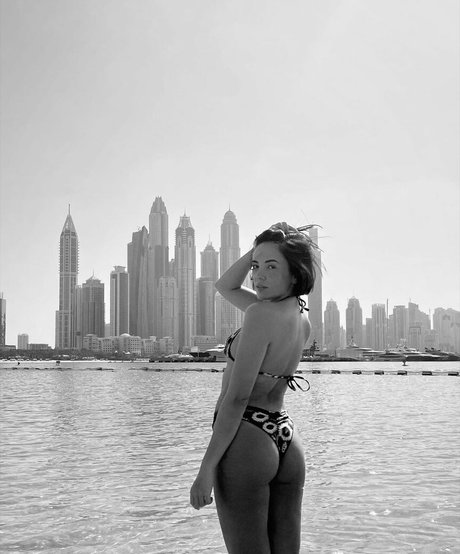 キッチンセックスオンリーファンズ セクシー 画像