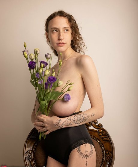 Yasmin avrahami セックスモデル 写真