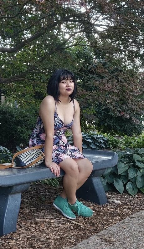 熟女の足オンリーファンズ 美しいヌード 画像