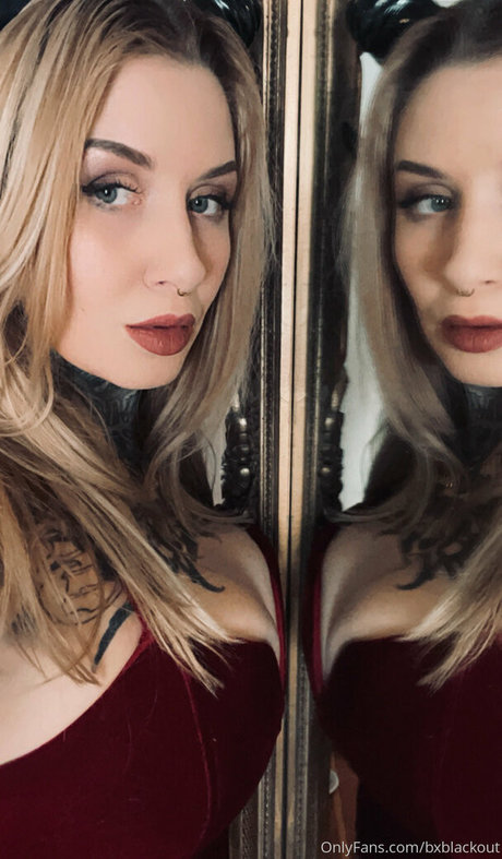 巨乳ランジェリーオンリーファンズ 可愛い 写真