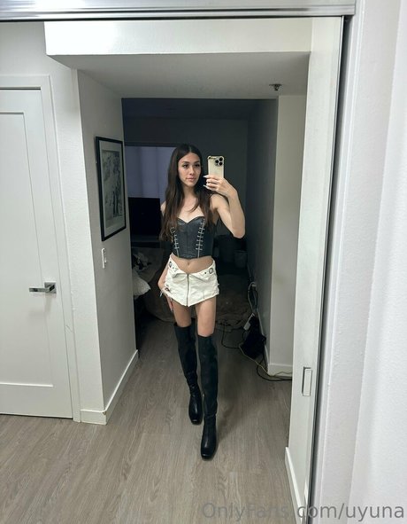 黒檀の熟女オンリーファンズ セクシー裸 ギャラリー