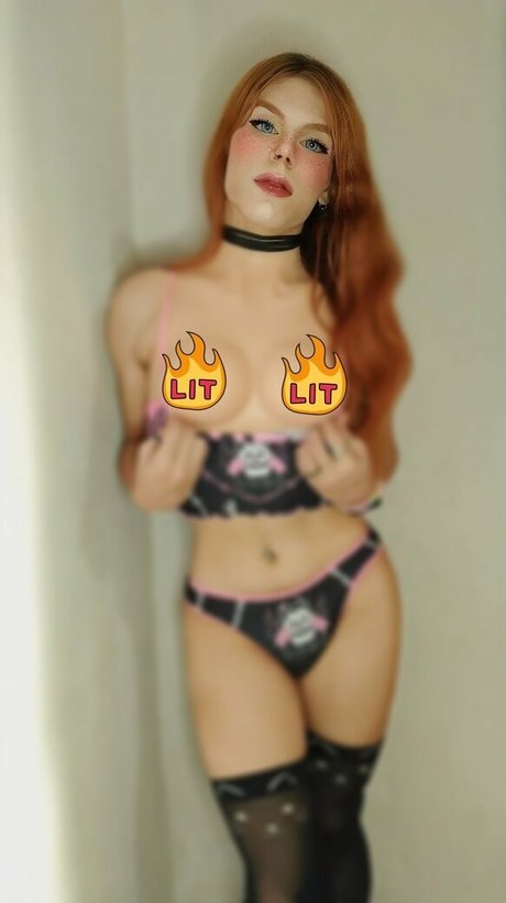 足 熟女 オンリーファンズ 美しい裸 写真