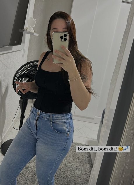 Julia Passos ポルノスター エロティック 写真