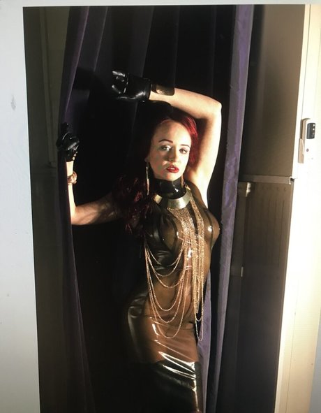 mistresslfatale ポルノモデル 写真