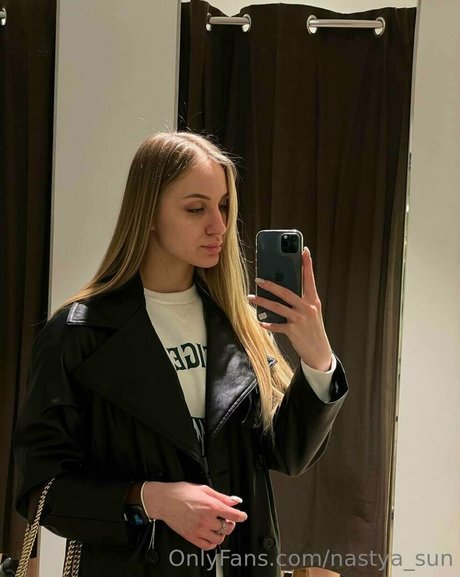 nastya sun ポルノスター HD 写真