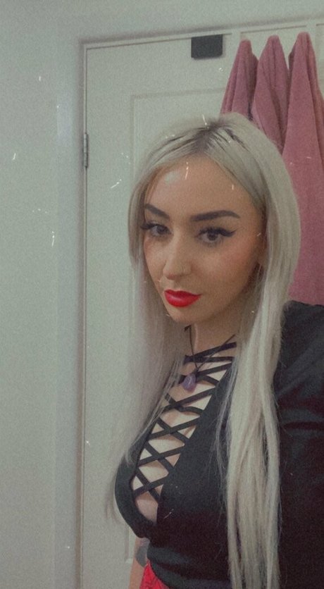 sawina 高品質のポルノスター 写真