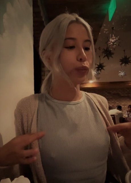 2人のオンリーファンズ HD 写真