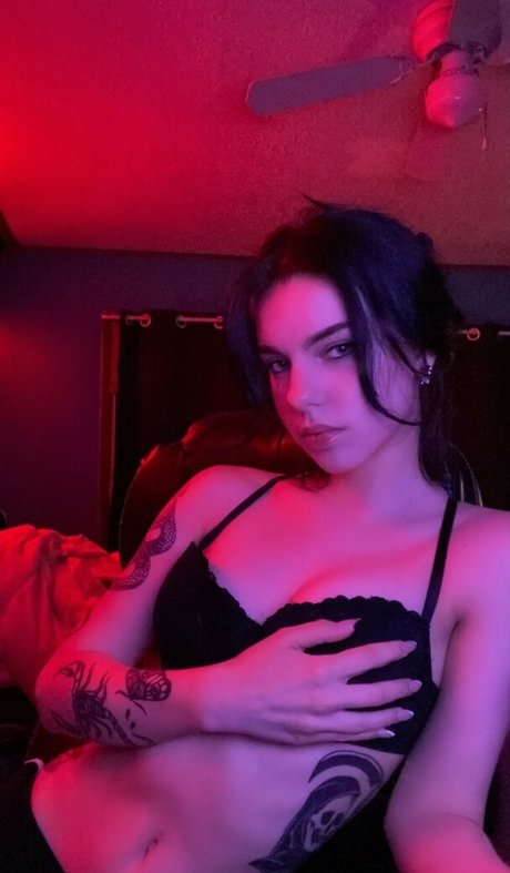 Srullaa 可愛いモデル 写真