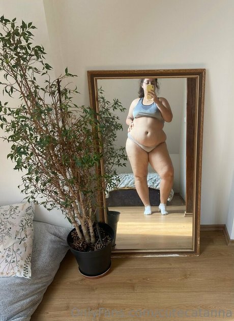 cutecatanna 完璧なモデル 写真