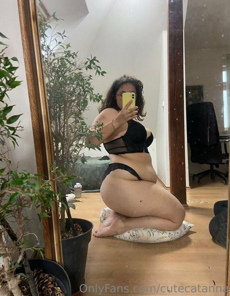 cutecatanna 最高の女優 写真